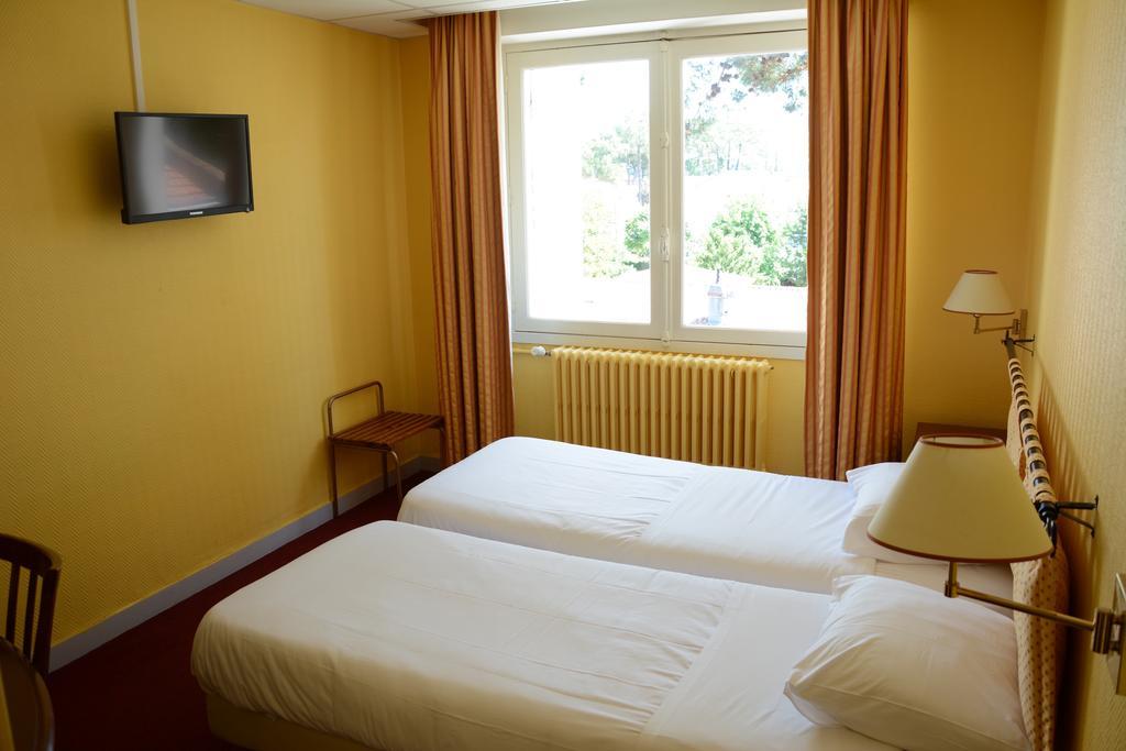 Logis Le Petit Trianon Hotel Saint-Brévin-les-Pins Kültér fotó