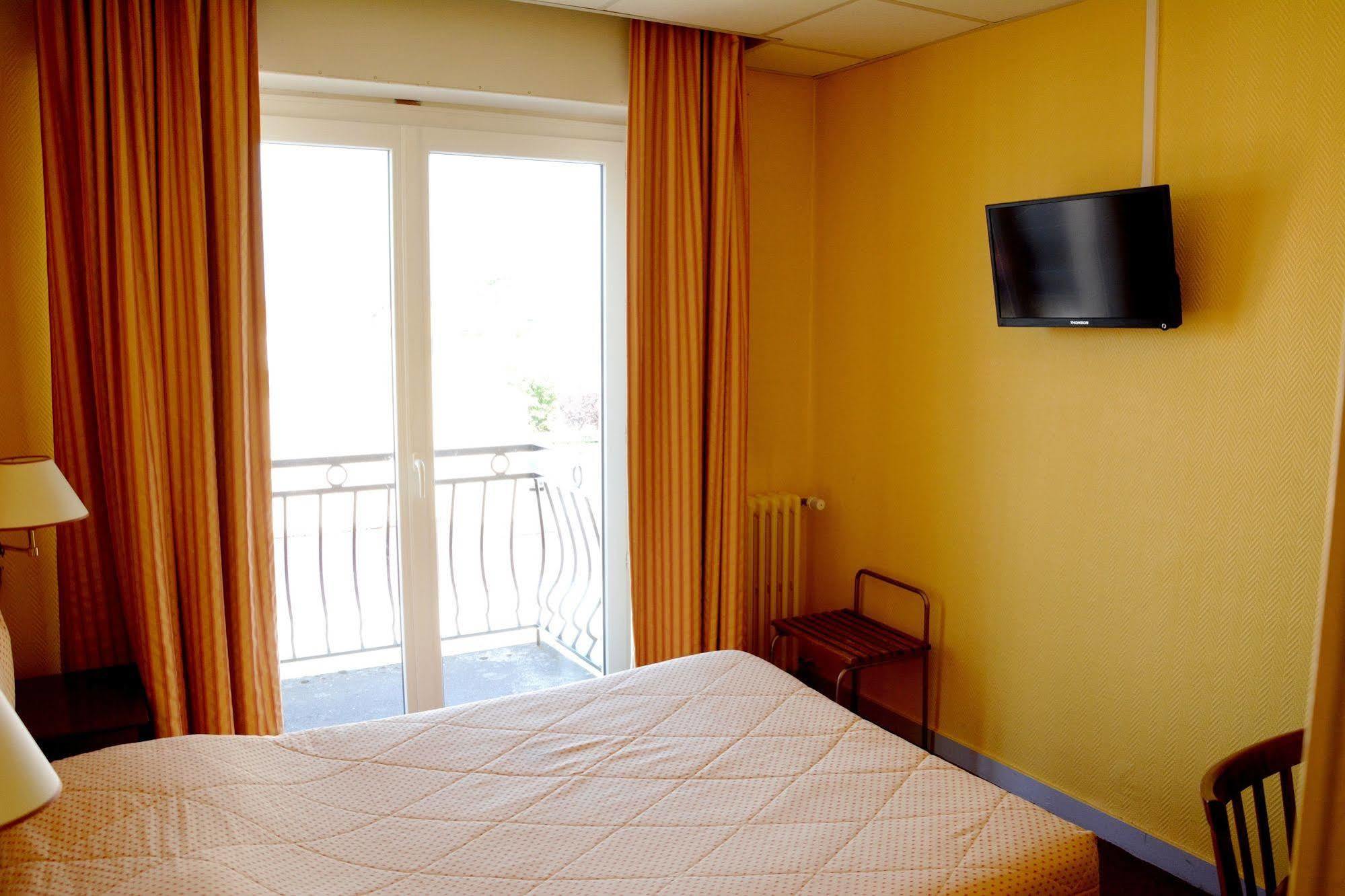 Logis Le Petit Trianon Hotel Saint-Brévin-les-Pins Kültér fotó