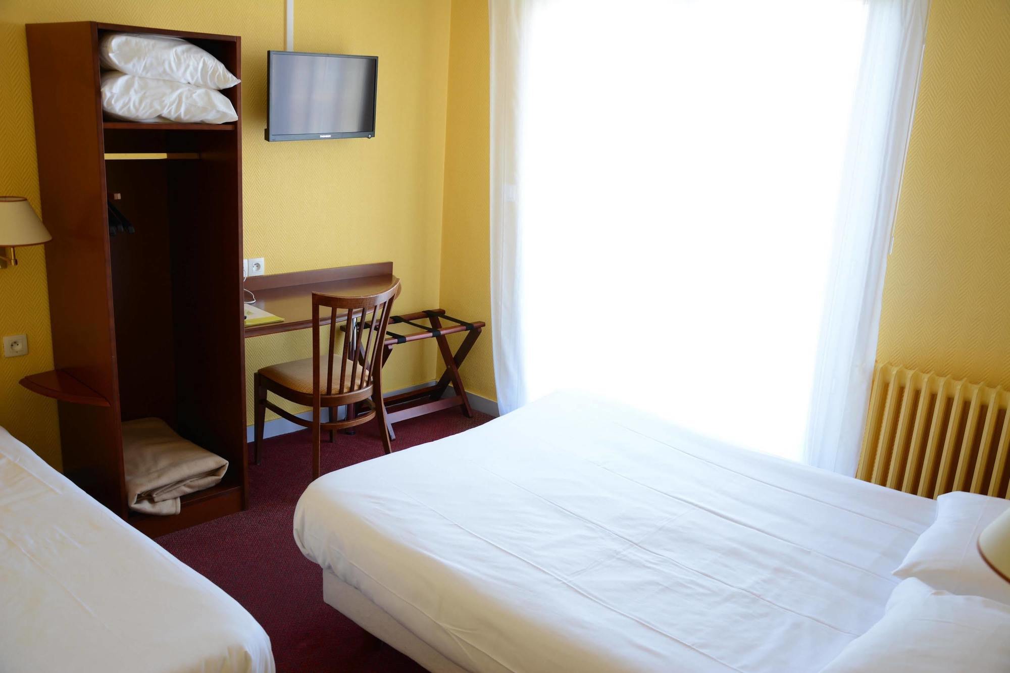 Logis Le Petit Trianon Hotel Saint-Brévin-les-Pins Kültér fotó
