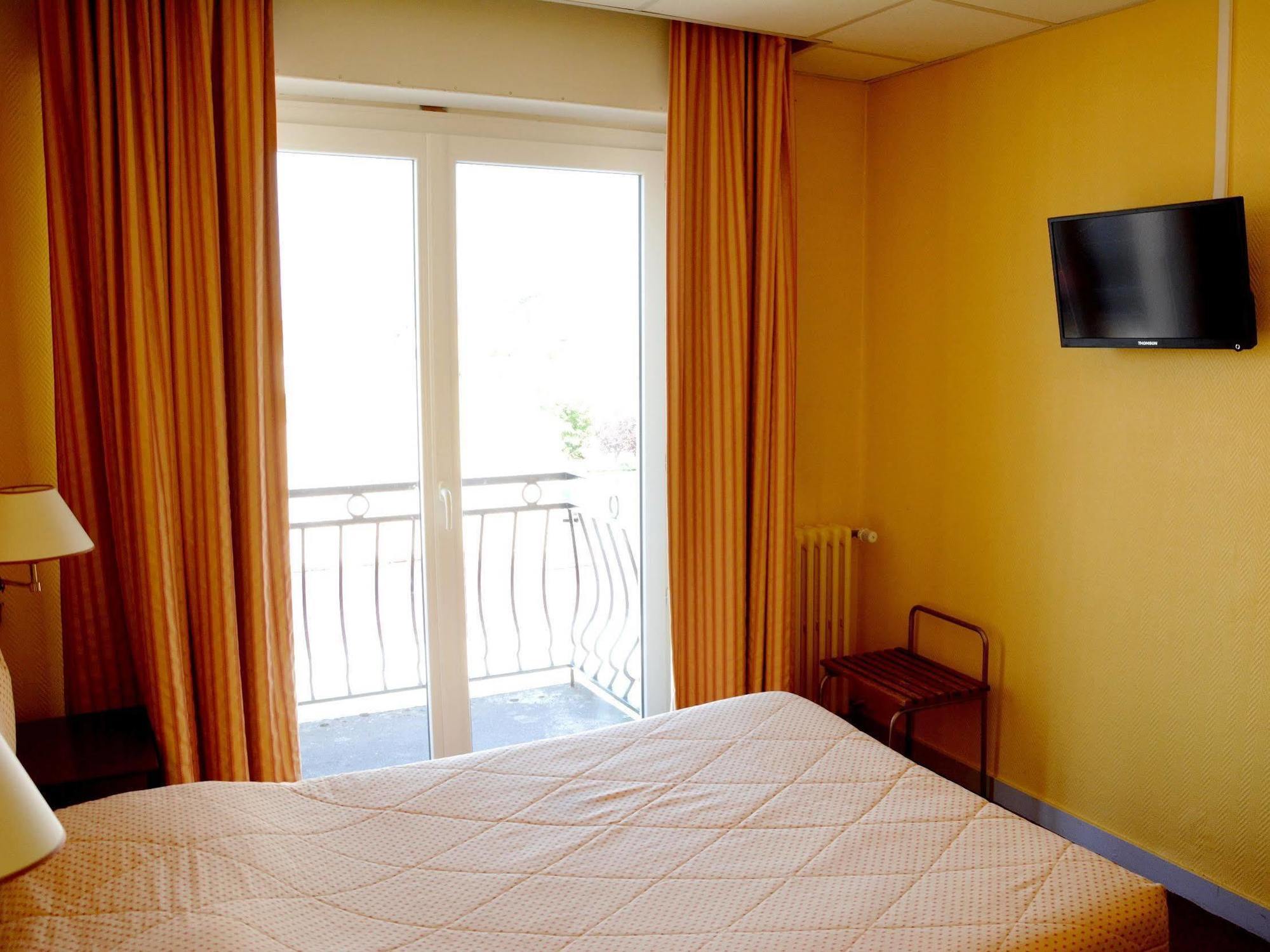 Logis Le Petit Trianon Hotel Saint-Brévin-les-Pins Kültér fotó