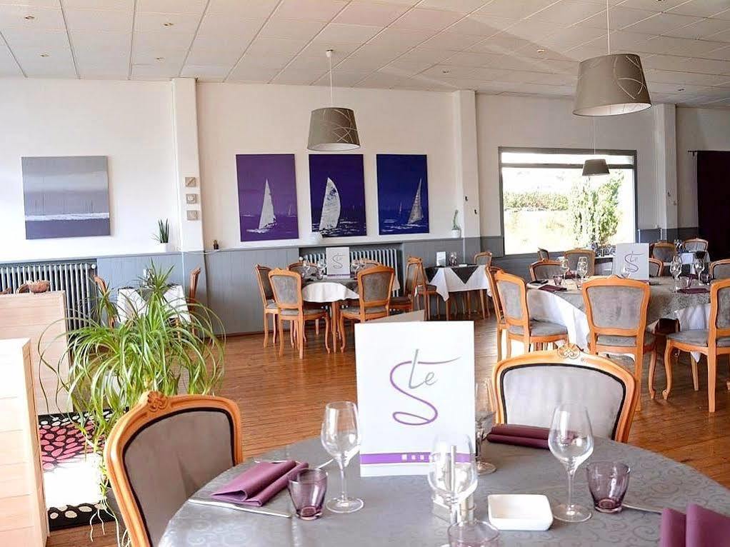 Logis Le Petit Trianon Hotel Saint-Brévin-les-Pins Kültér fotó